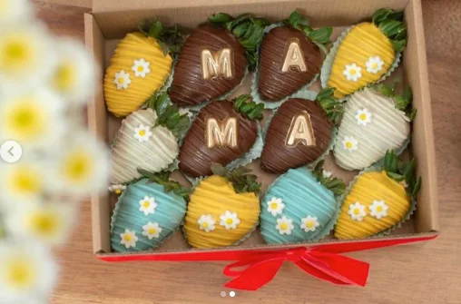 Caja de 12 fresas con chocolate - Mamá flores