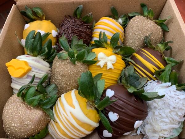 Caja de 12 fresas con chocolate - Amarillo y dorado
