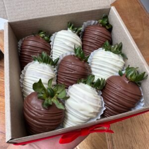 Fresas con chocolate blanco y negro