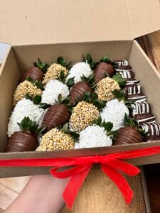Fresas con chocolate con brownies